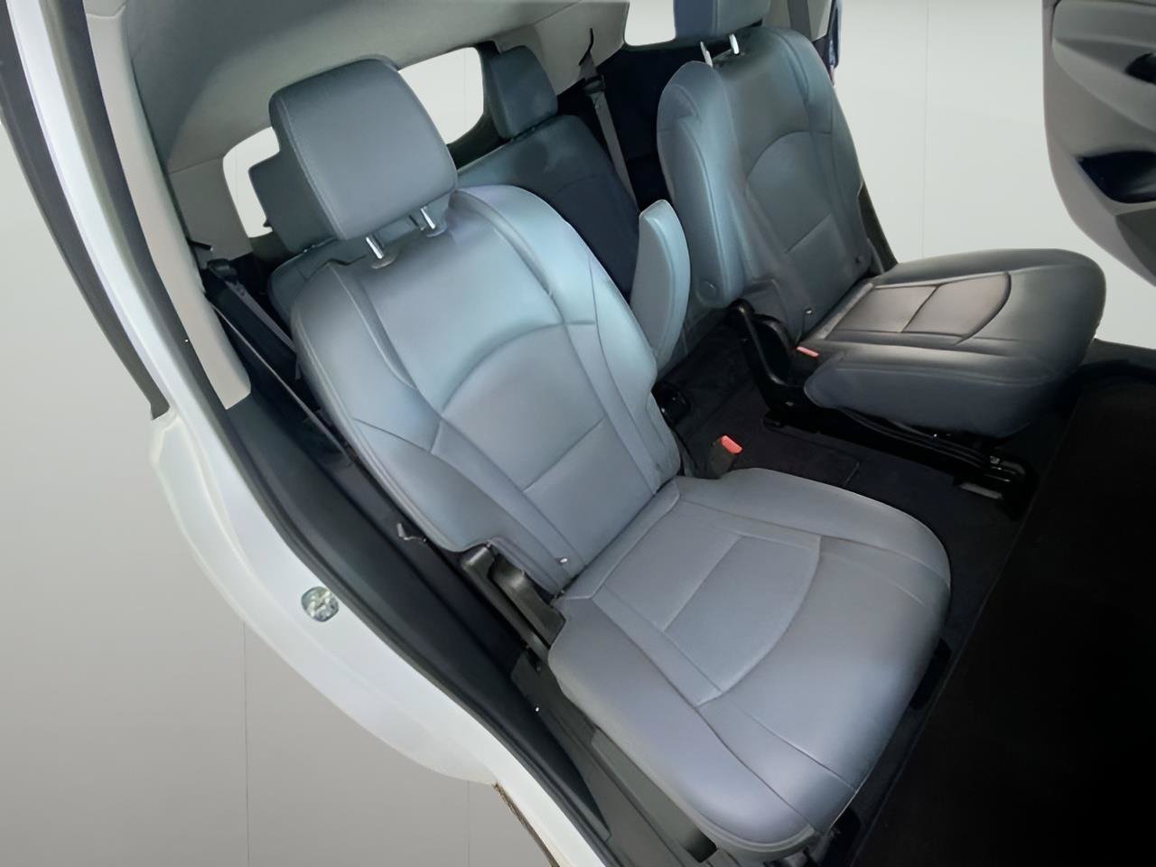 Used 2020 Buick Enclave Essence FWD image 12