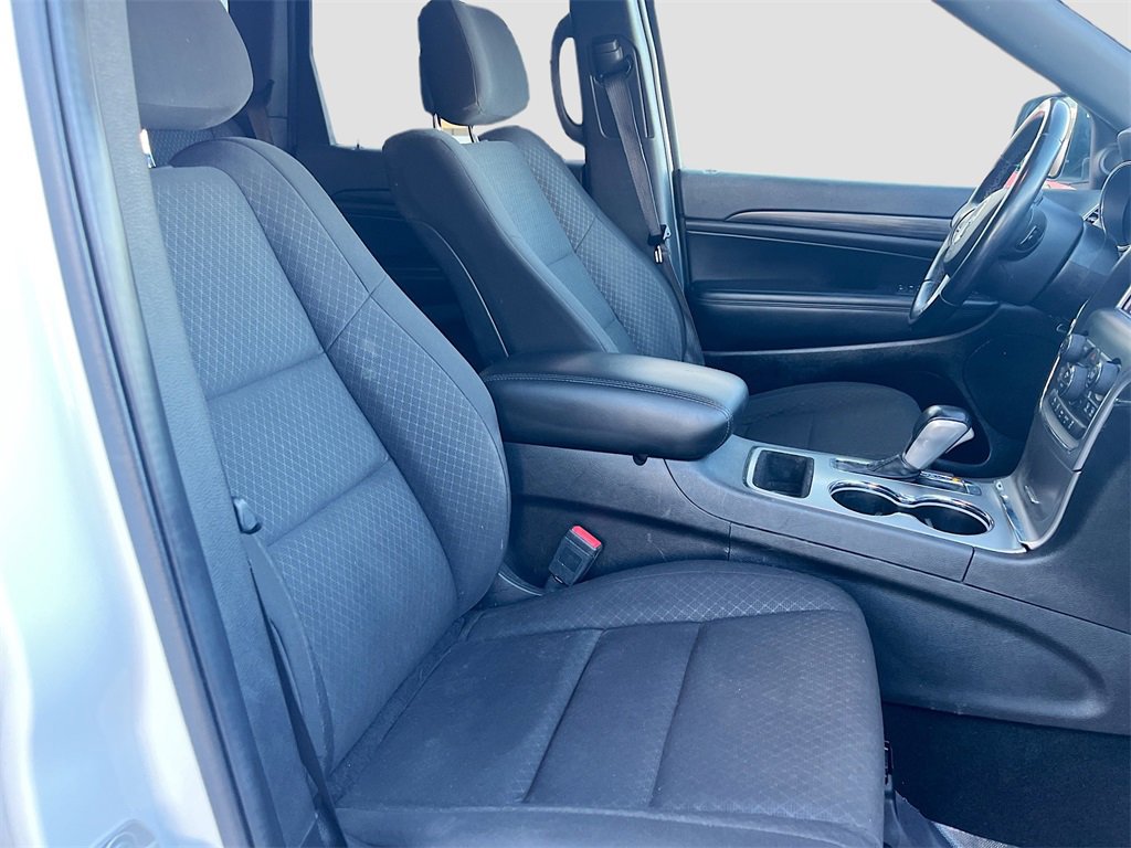 Used 2021 Jeep Grand Cherokee Laredo image 26