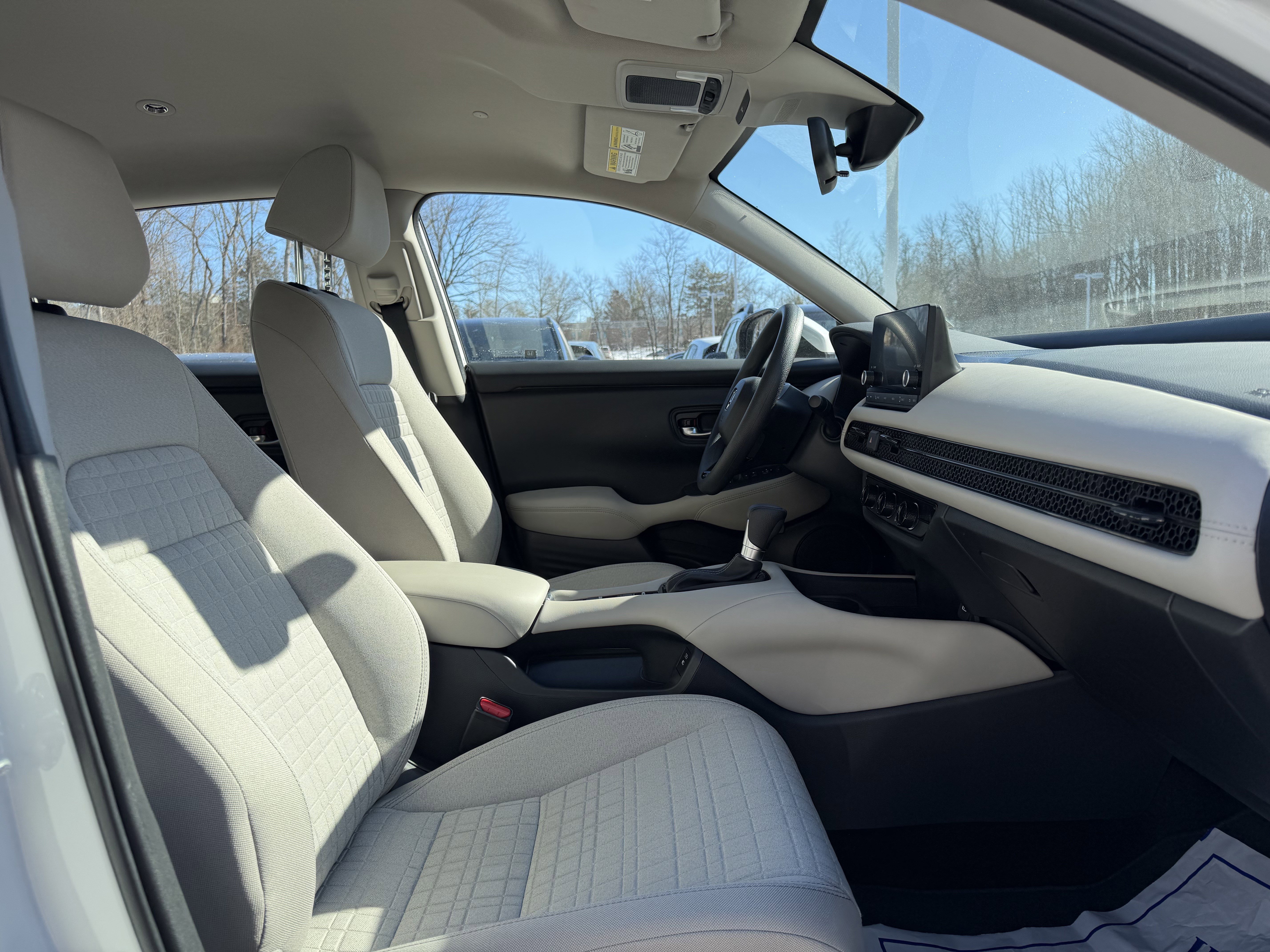 Used 2025 Honda HR-V LX image 15