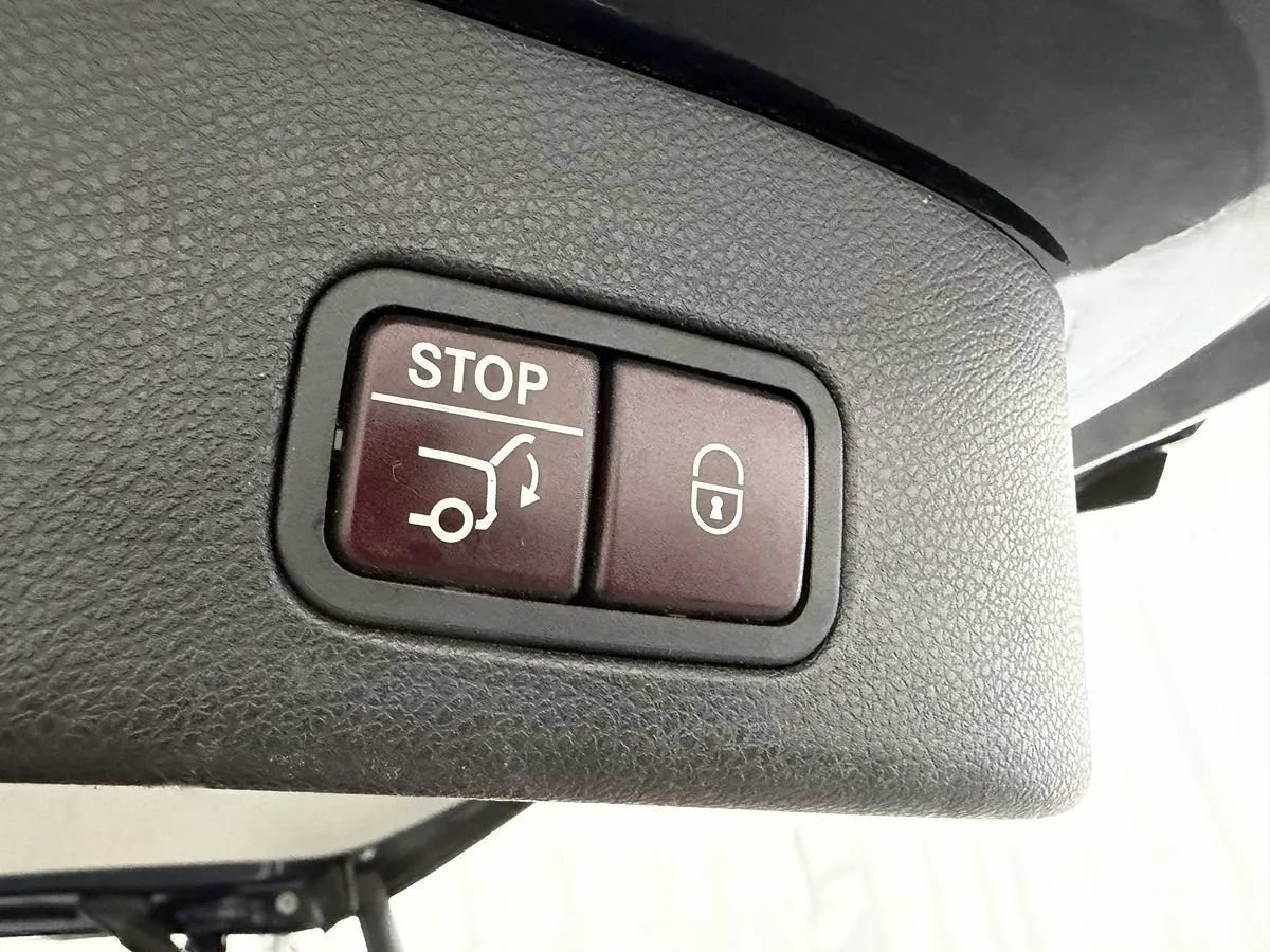 Used 2014 Mercedes-Benz GL 450 4MATIC image 34