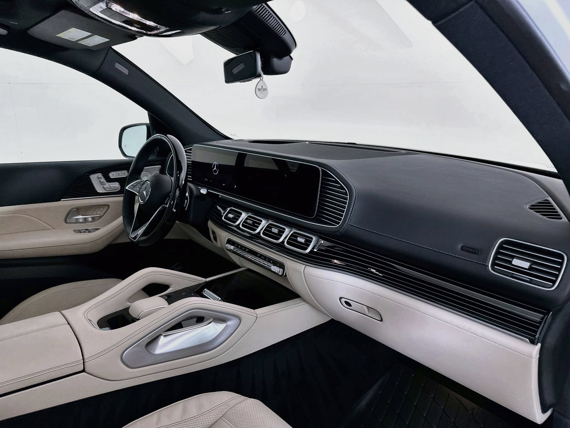 Used 2024 Mercedes-Benz GLE 450e 4MATIC image 31
