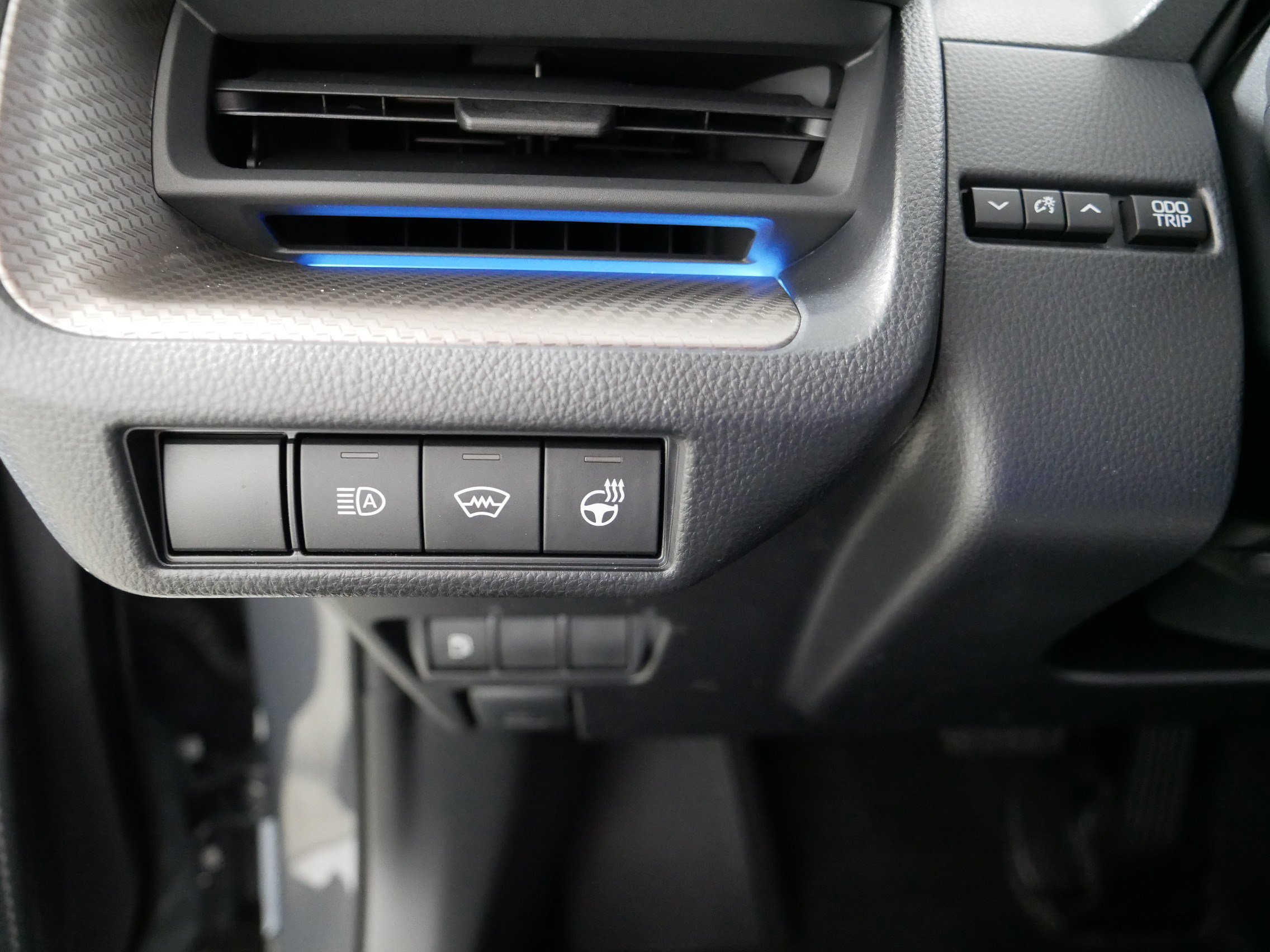 Used 2025 Toyota Prius XLE AWD/4WD image 26