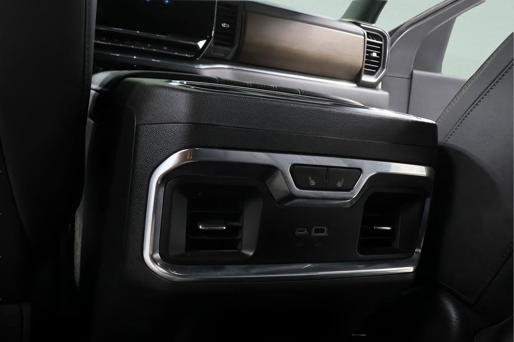 Used 2025 Chevrolet Silverado 3500 High Country w/ High Country Premium Package AWD/4WD image 21