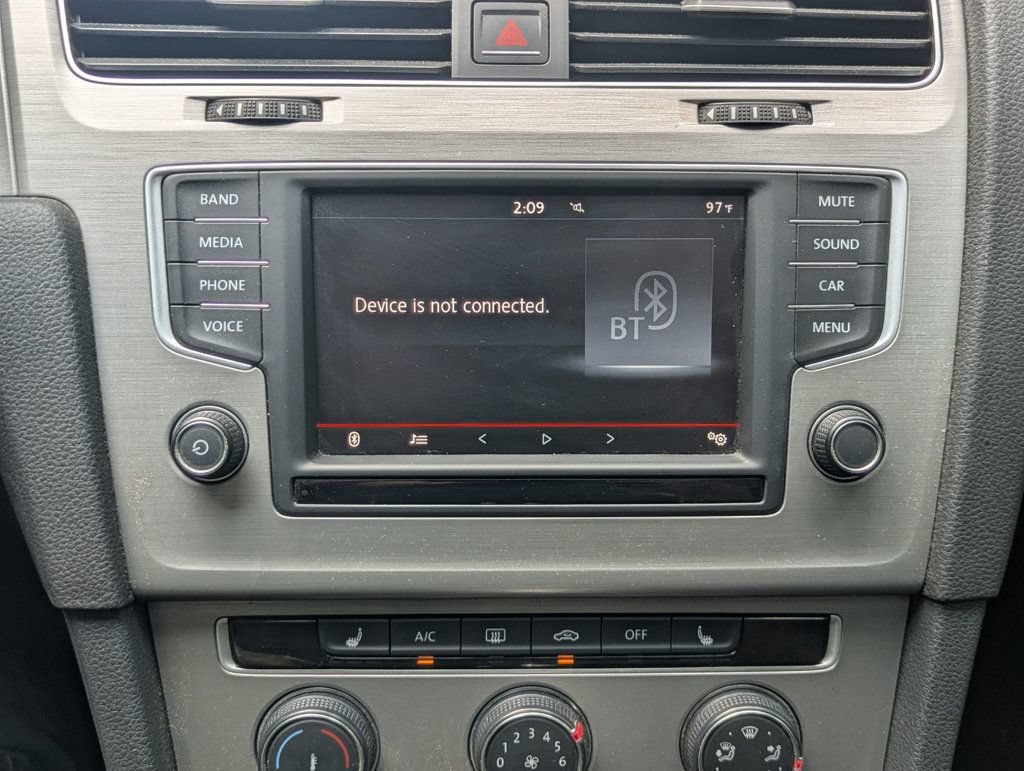 Used 2016 Volkswagen Golf SE FWD image 21