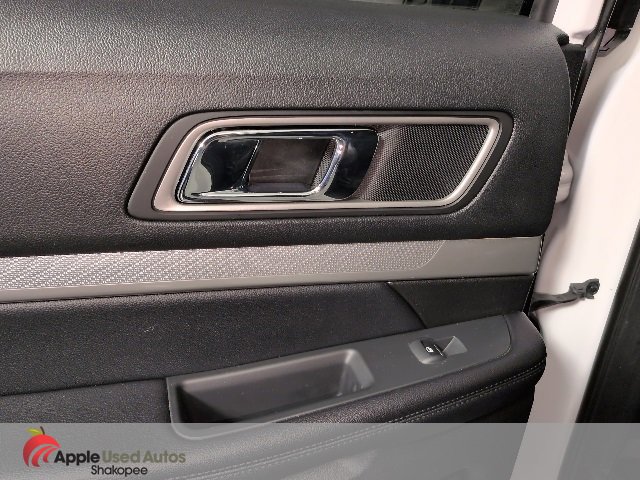 Used 2017 Ford Explorer XLT w/ Equipment Group 202A image 32