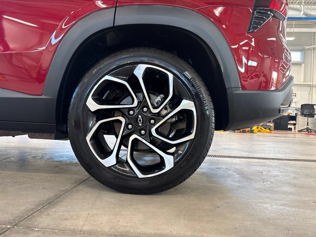 Used 2024 Chevrolet Trax RS FWD image 22