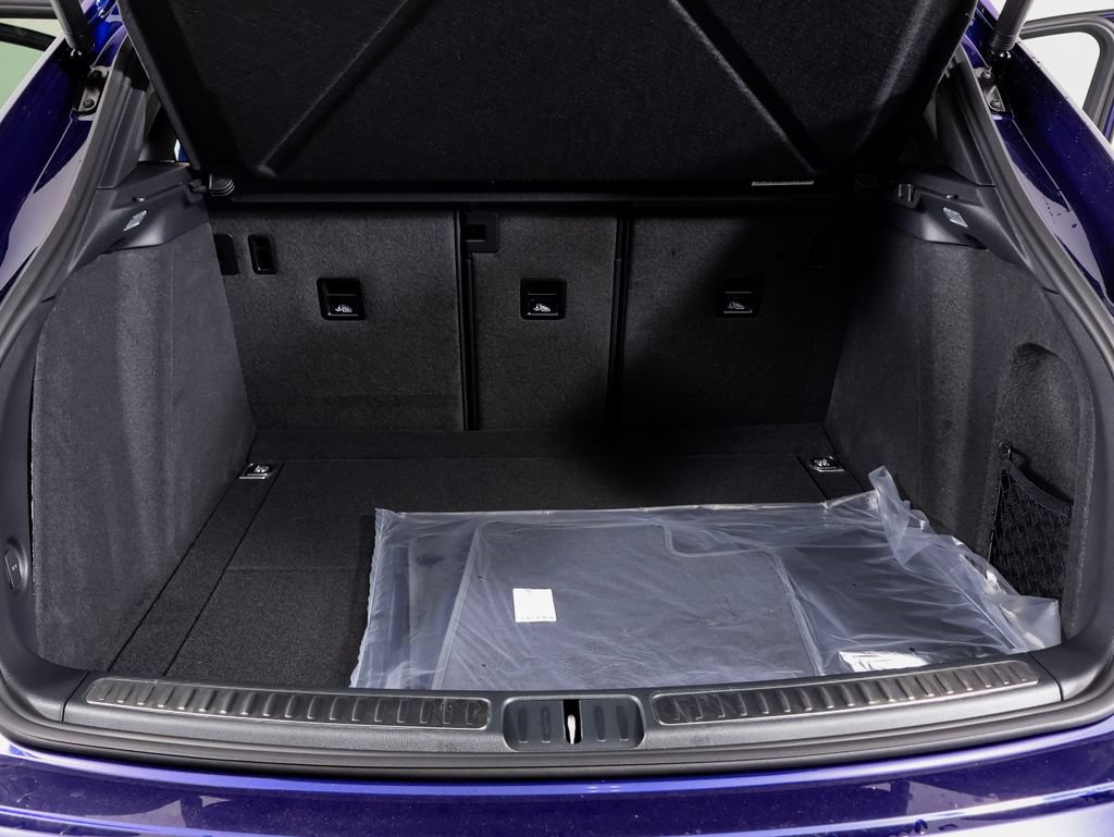 New 2026 Porsche Macan AWD/4WD image 27