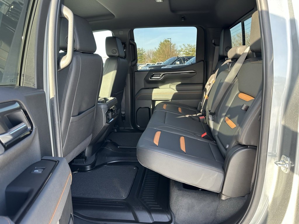 Used 2025 GMC Sierra 1500 AT4 w/ AT4 Premium Package image 12