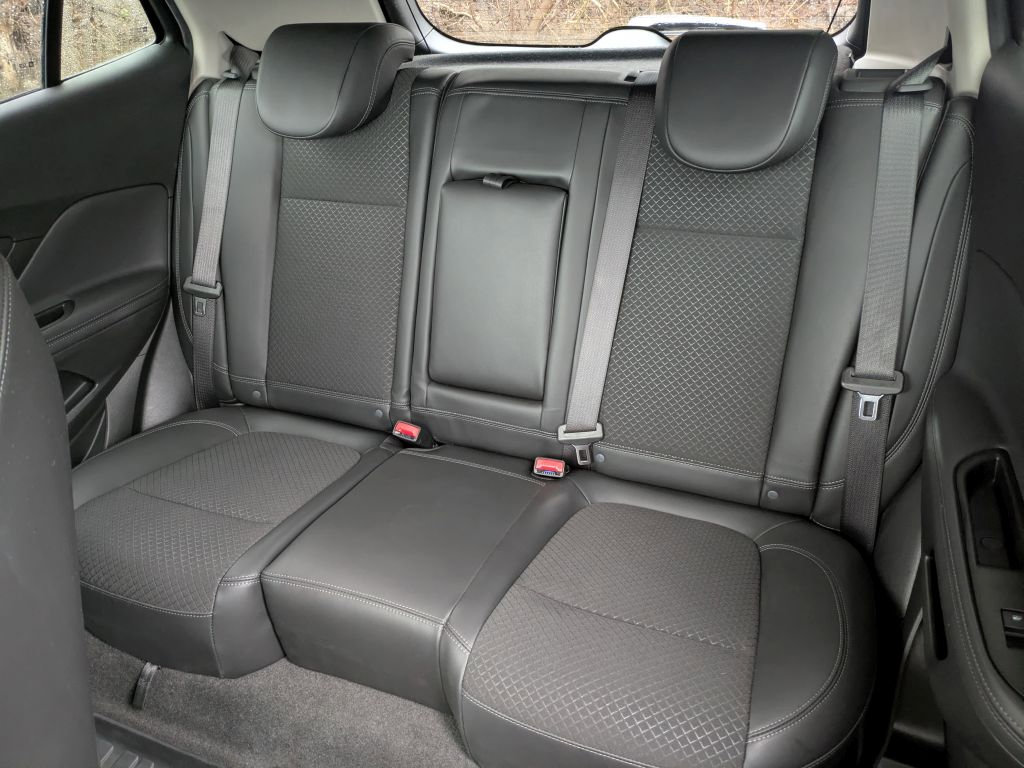 Certified 2022 Buick Encore Preferred w/ Safety Package image 29