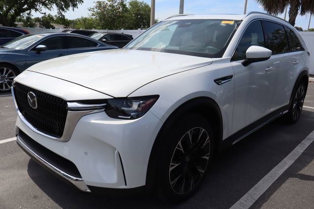 Used 2024 MAZDA CX-90 Plug-In Hybrid w/ Premium Pkg AWD/4WD image 4
