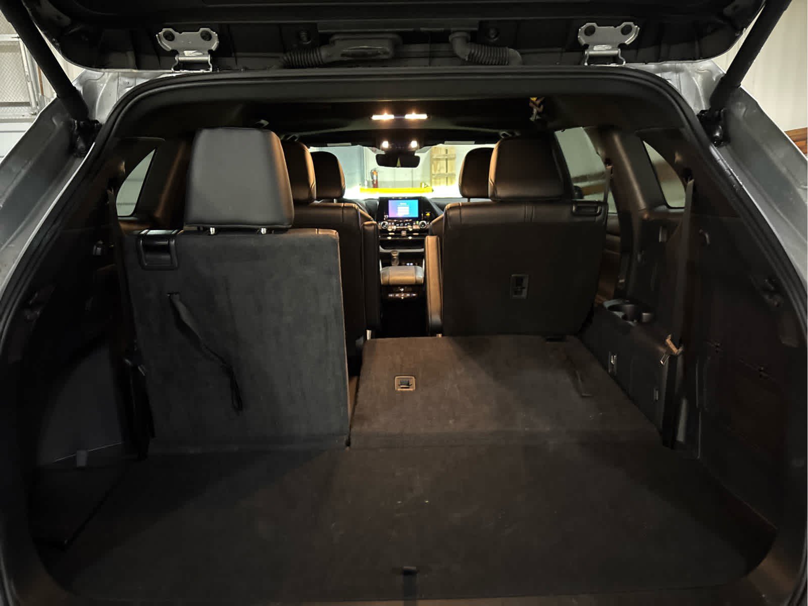 Used 2025 Toyota Highlander XSE video 2