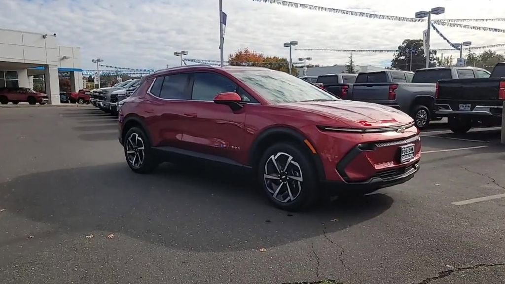 New 2026 Chevrolet Equinox EV LT image 2