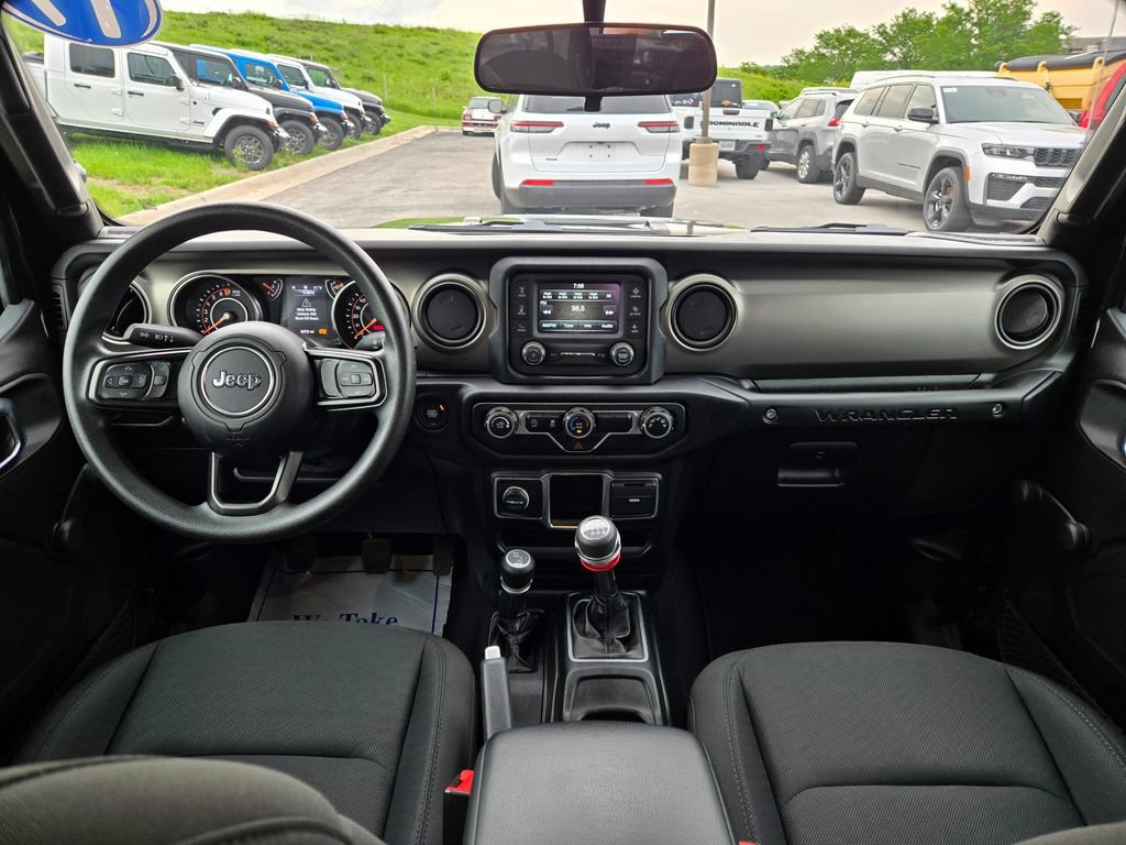 Used 2019 Jeep Wrangler Sport AWD/4WD image 16