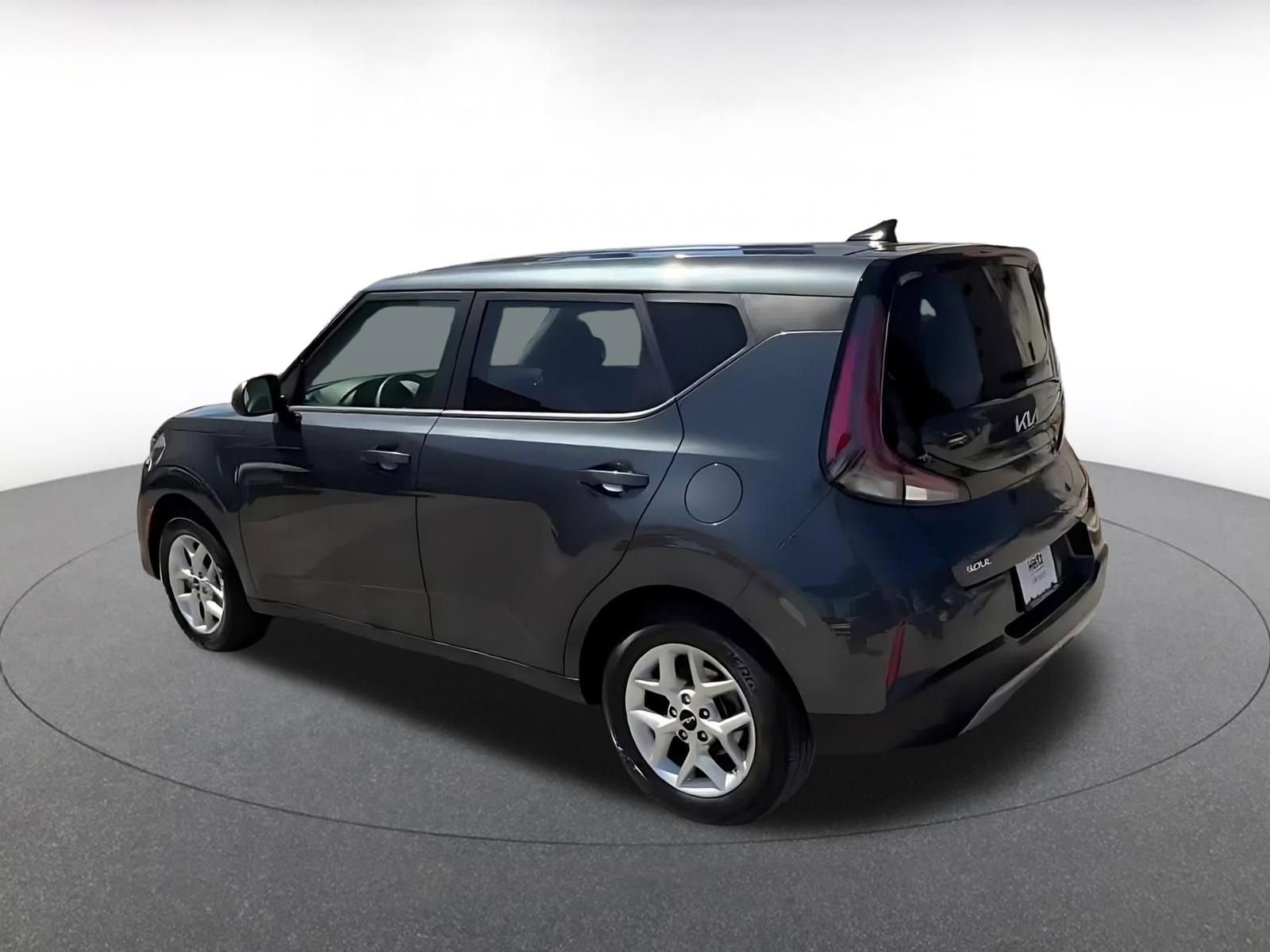 Used 2025 Kia Soul LX w/ LX Technology Package image 10