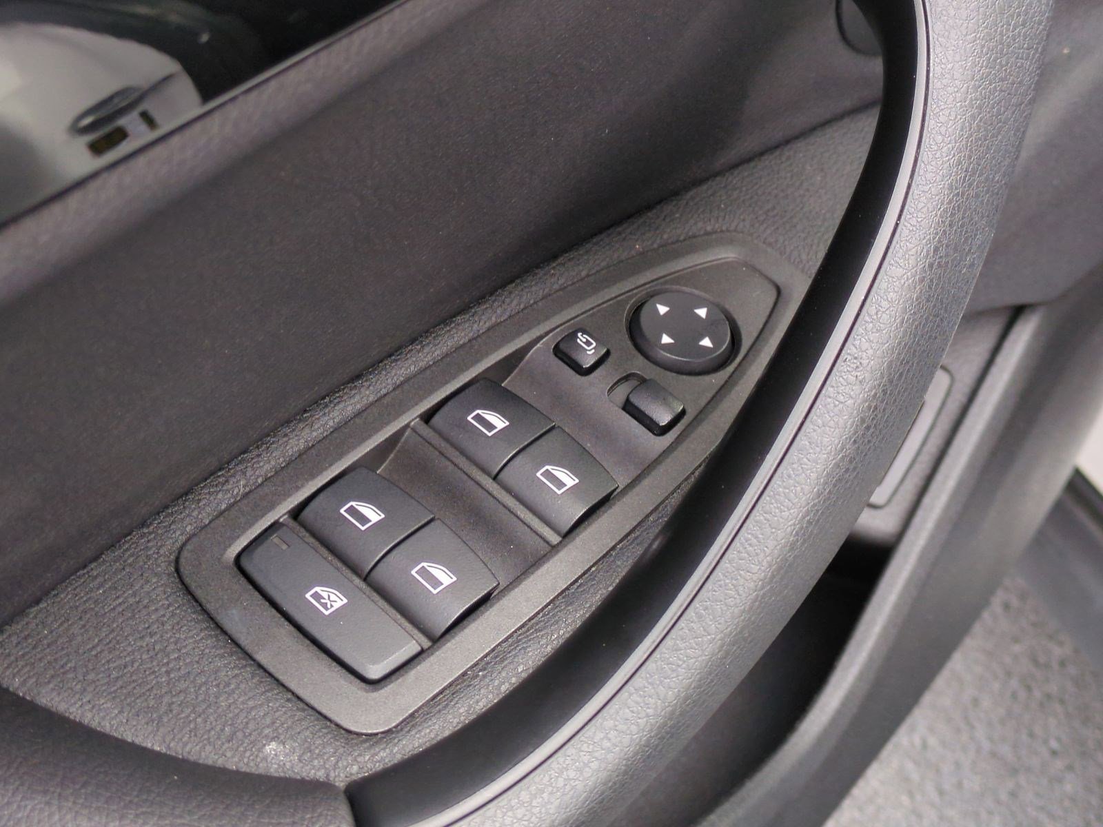 Used 2020 BMW X2 sDrive28i image 15