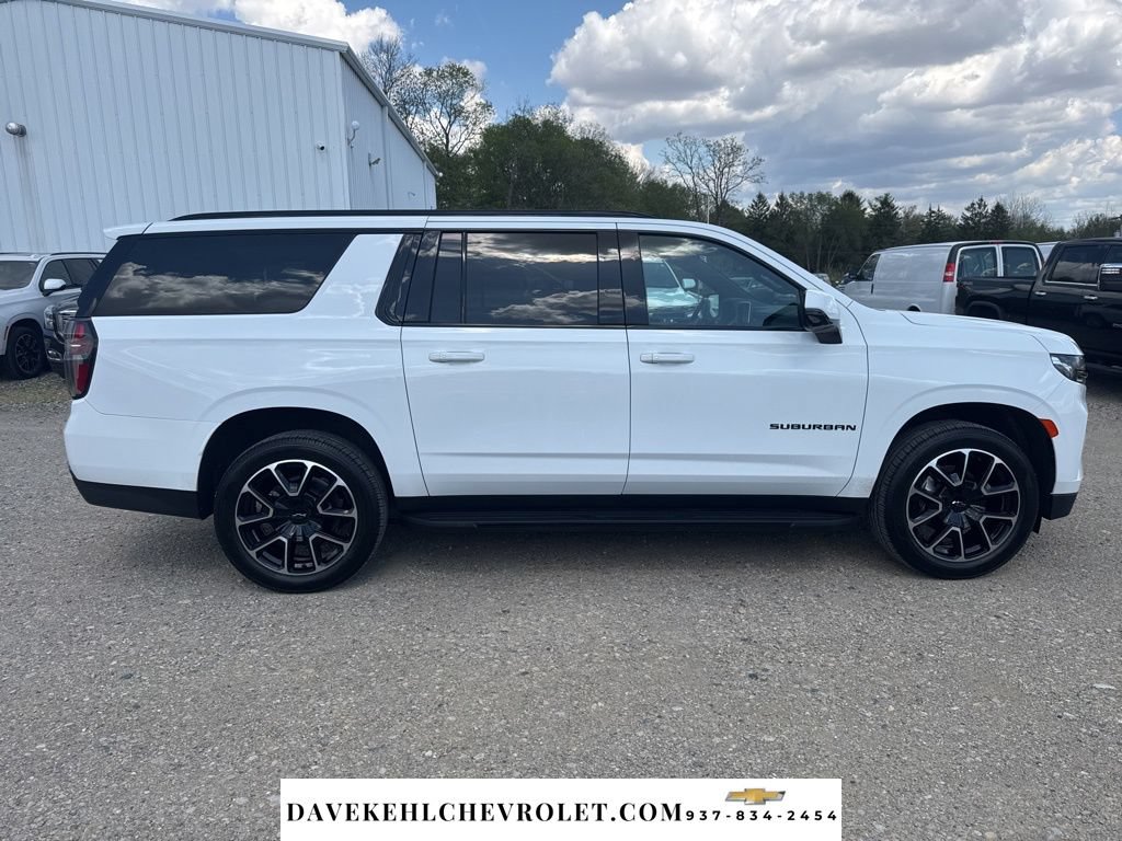 Certified 2022 Chevrolet Suburban RST w/ Luxury Package AWD/4WD image 8