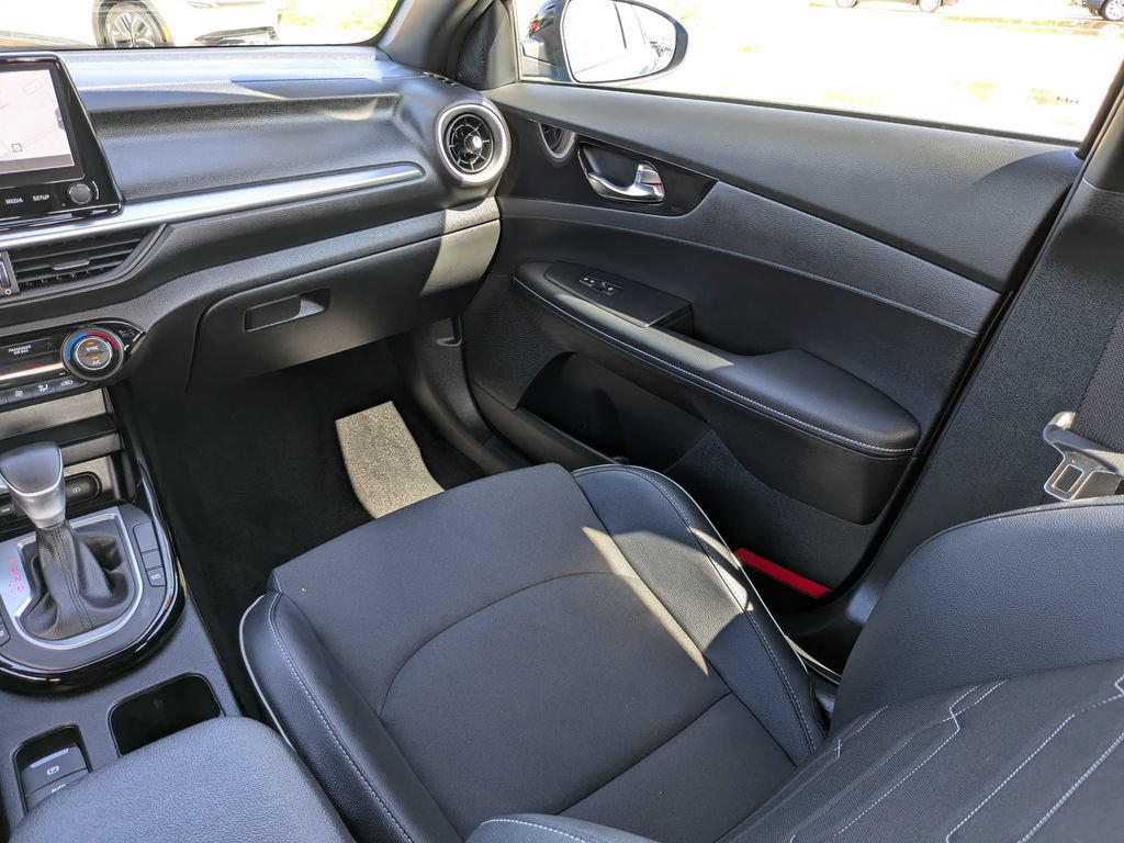 Certified 2024 Kia Forte GT-Line FWD image 17