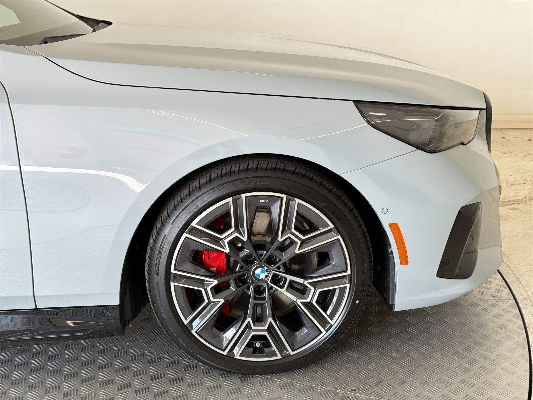 New 2026 BMW i5 eDrive40 w/ M Sport Package AWD/4WD image 12