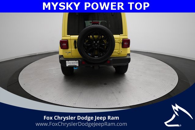 Used 2023 Jeep Wrangler Unlimited Sahara w/ Cold Weather Group image 25