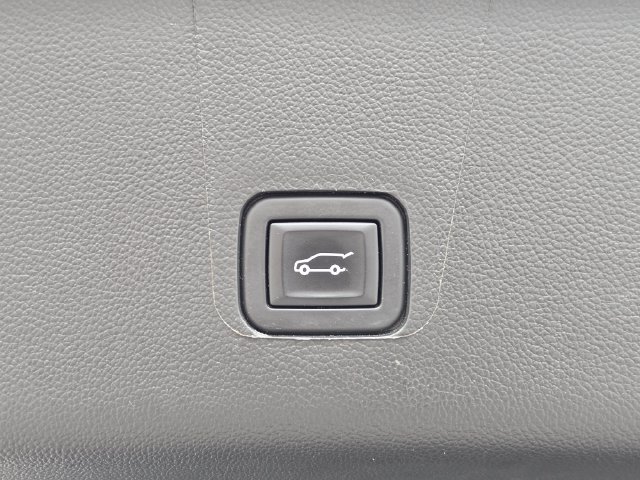 Certified 2023 Chevrolet Traverse RS FWD image 13