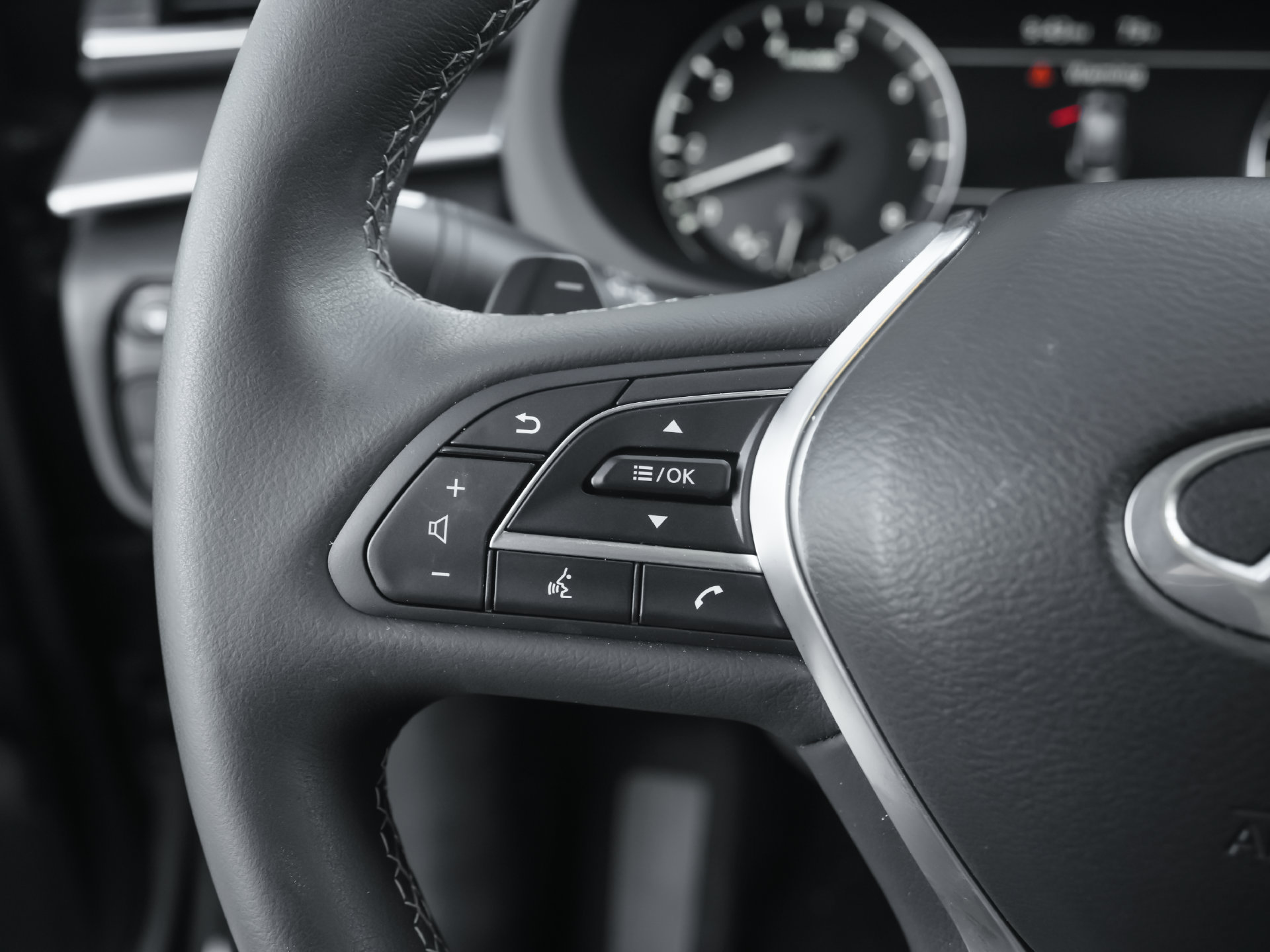 Certified 2023 INFINITI QX50 Luxe FWD image 20