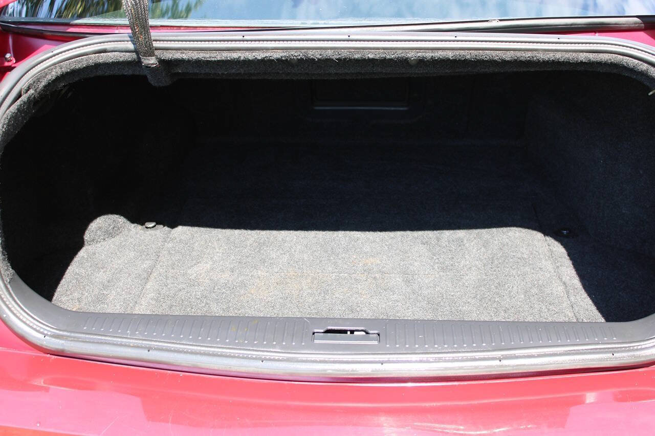 Used 2005 Cadillac STS w/ Preferred Equipment Group RWD image 34