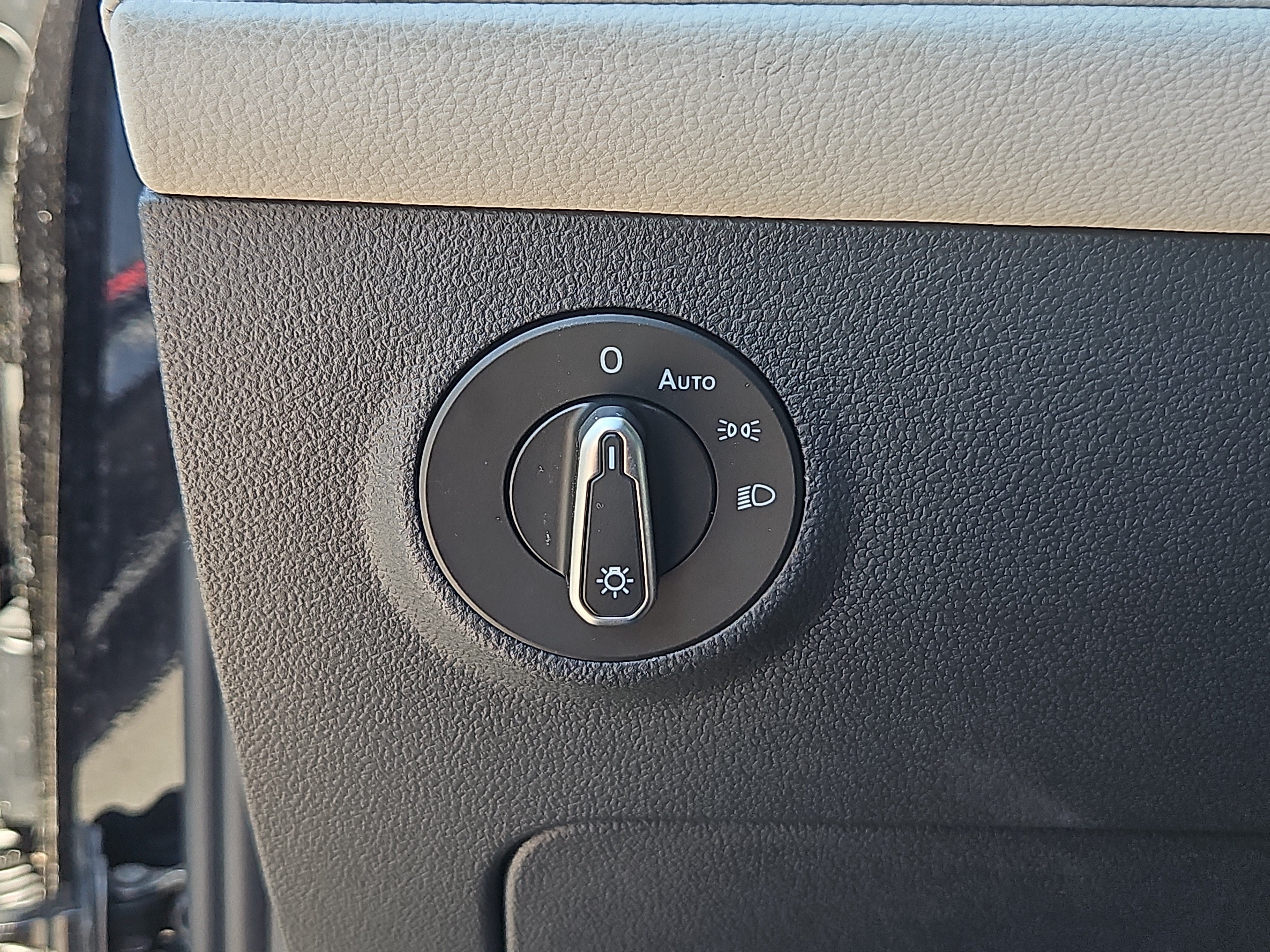 New 2026 Volkswagen Taos SEL AWD/4WD image 9