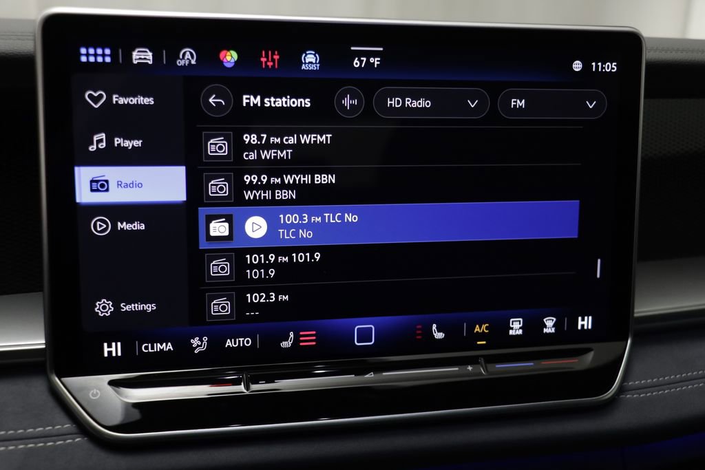 Used 2025 Volkswagen Tiguan SE R-Line AWD/4WD image 8