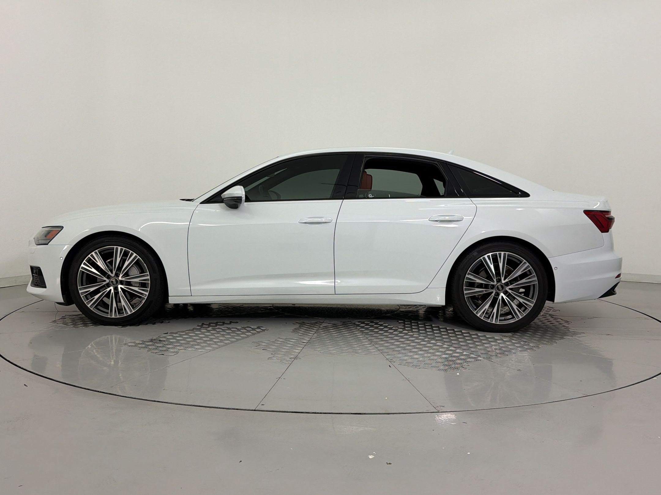 Used 2023 Audi A6 Premium Plus w/ Premium Plus Package AWD/4WD image 2