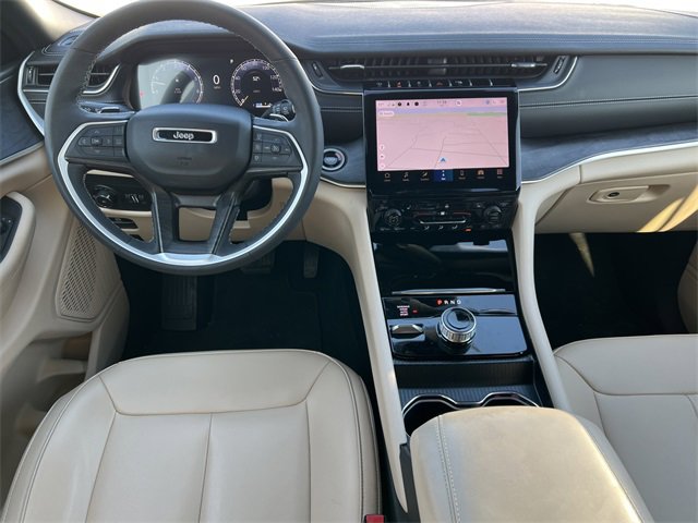 Used 2024 Jeep Grand Cherokee Limited image 3