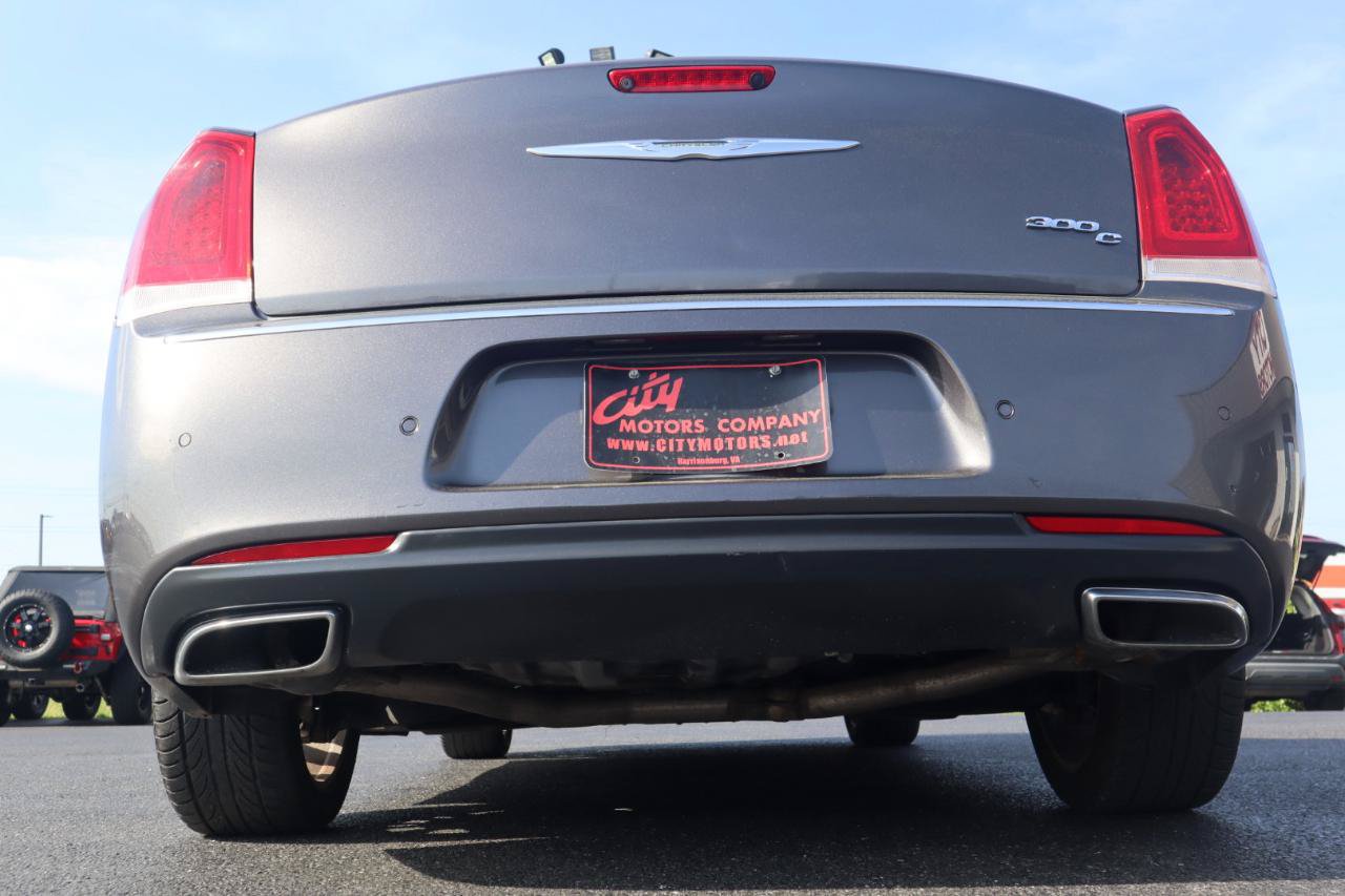 Used 2015 Chrysler 300 C w/ Light Group image 9