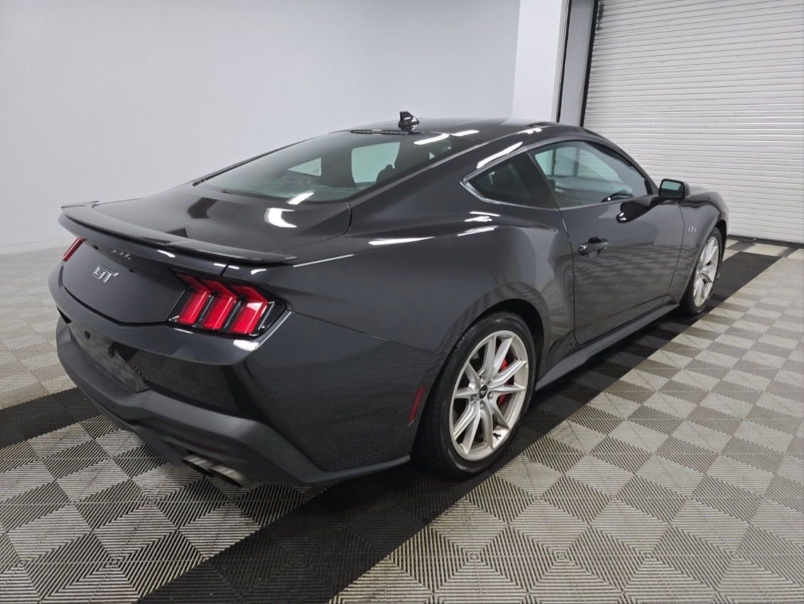 Used 2024 Ford Mustang GT Premium image 3