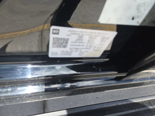 Used 2022 GMC Sierra 3500 Denali AWD/4WD image 2