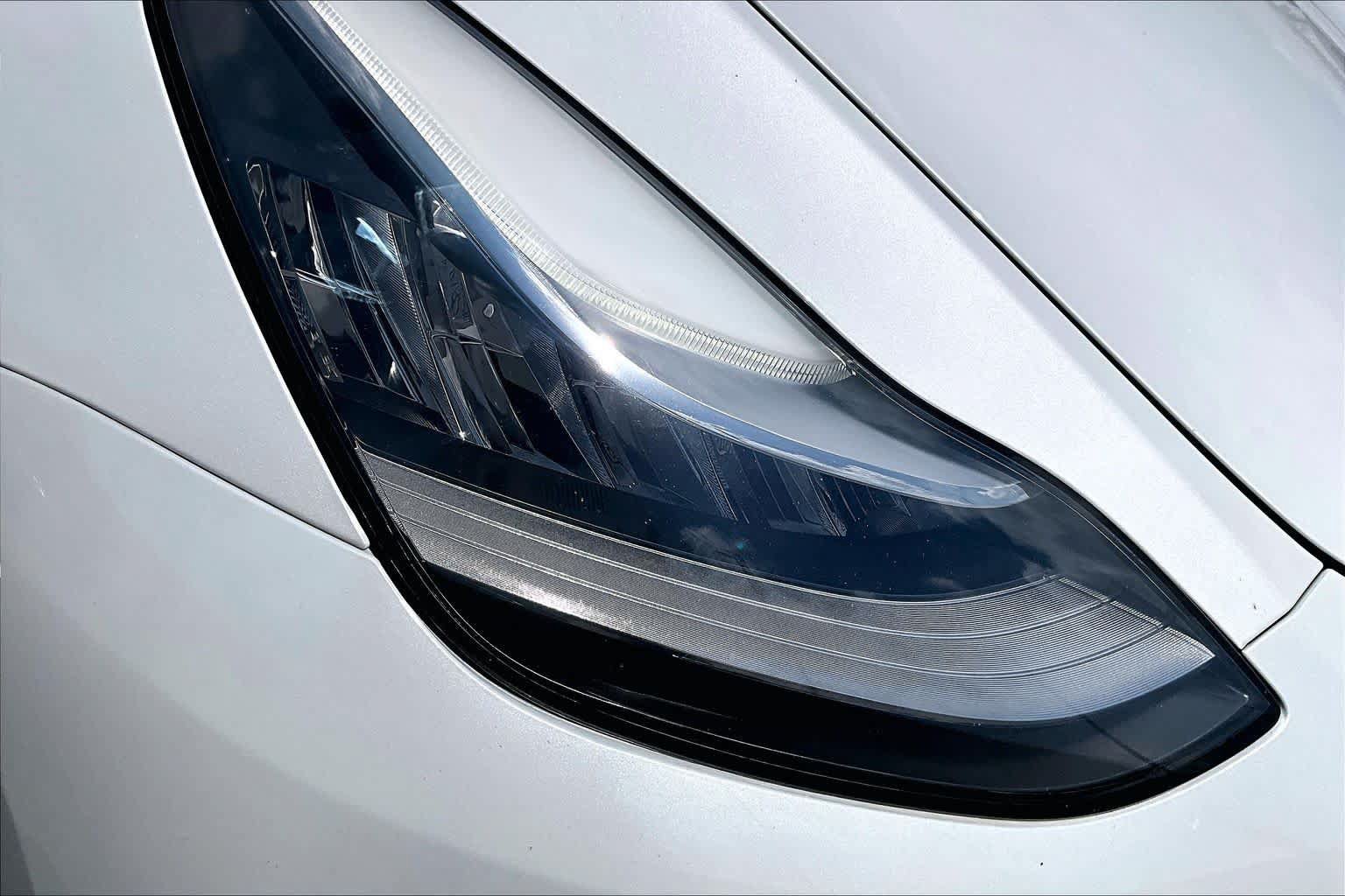 Used 2021 Tesla Model Y Long Range AWD/4WD image 25