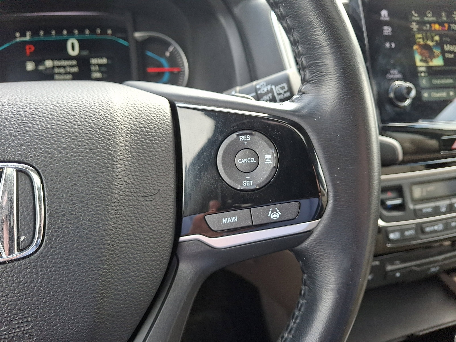 Used 2020 Honda Pilot Touring image 23