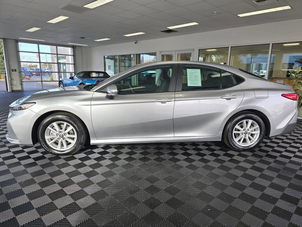 Used 2026 Toyota Camry LE image 6