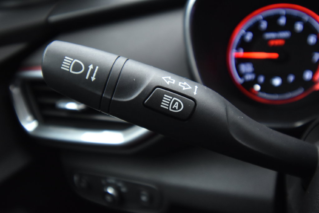 Used 2021 Chevrolet TrailBlazer RS w/ Technology Package FWD image 31