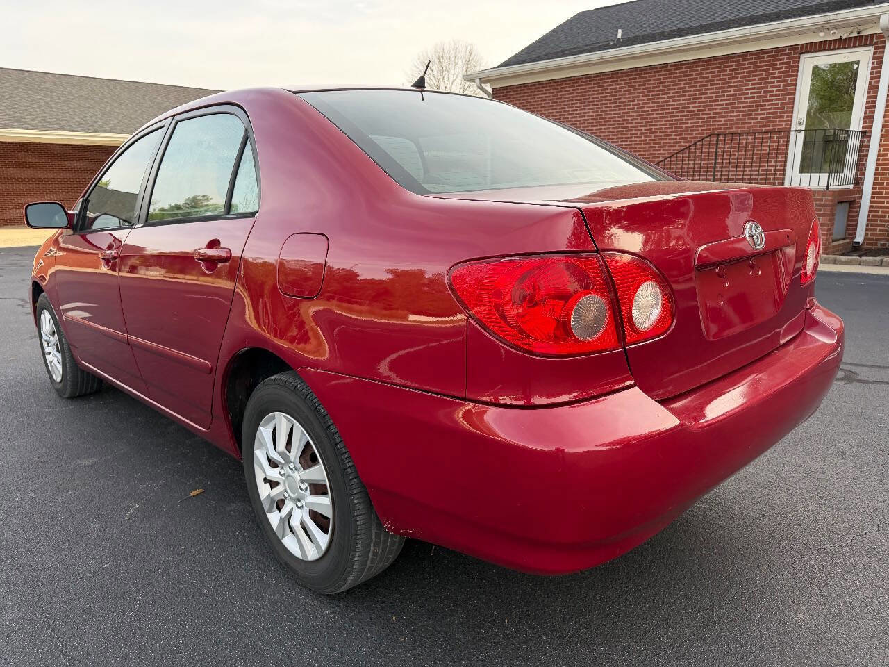 Used 2005 Toyota Corolla LE FWD image 5