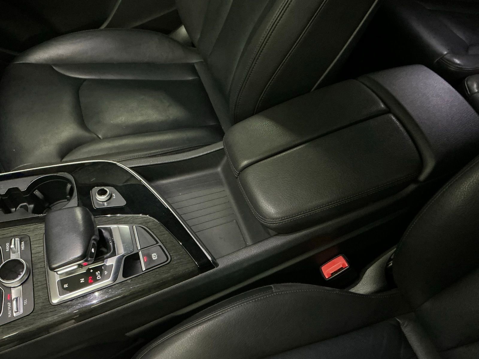 Used 2018 Audi Q7 3.0T Premium image 33