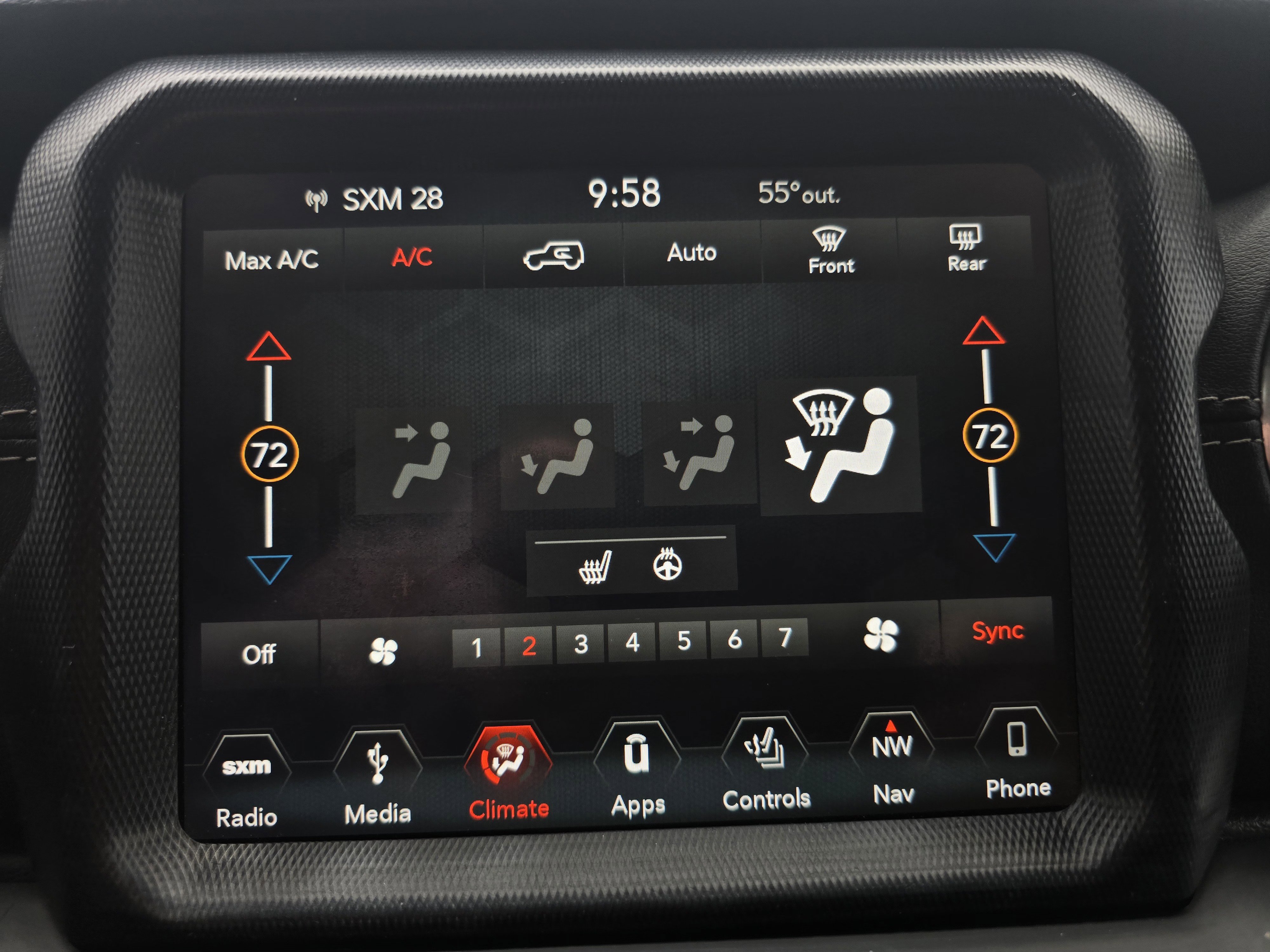 Used 2018 Jeep Wrangler Unlimited Sahara image 26