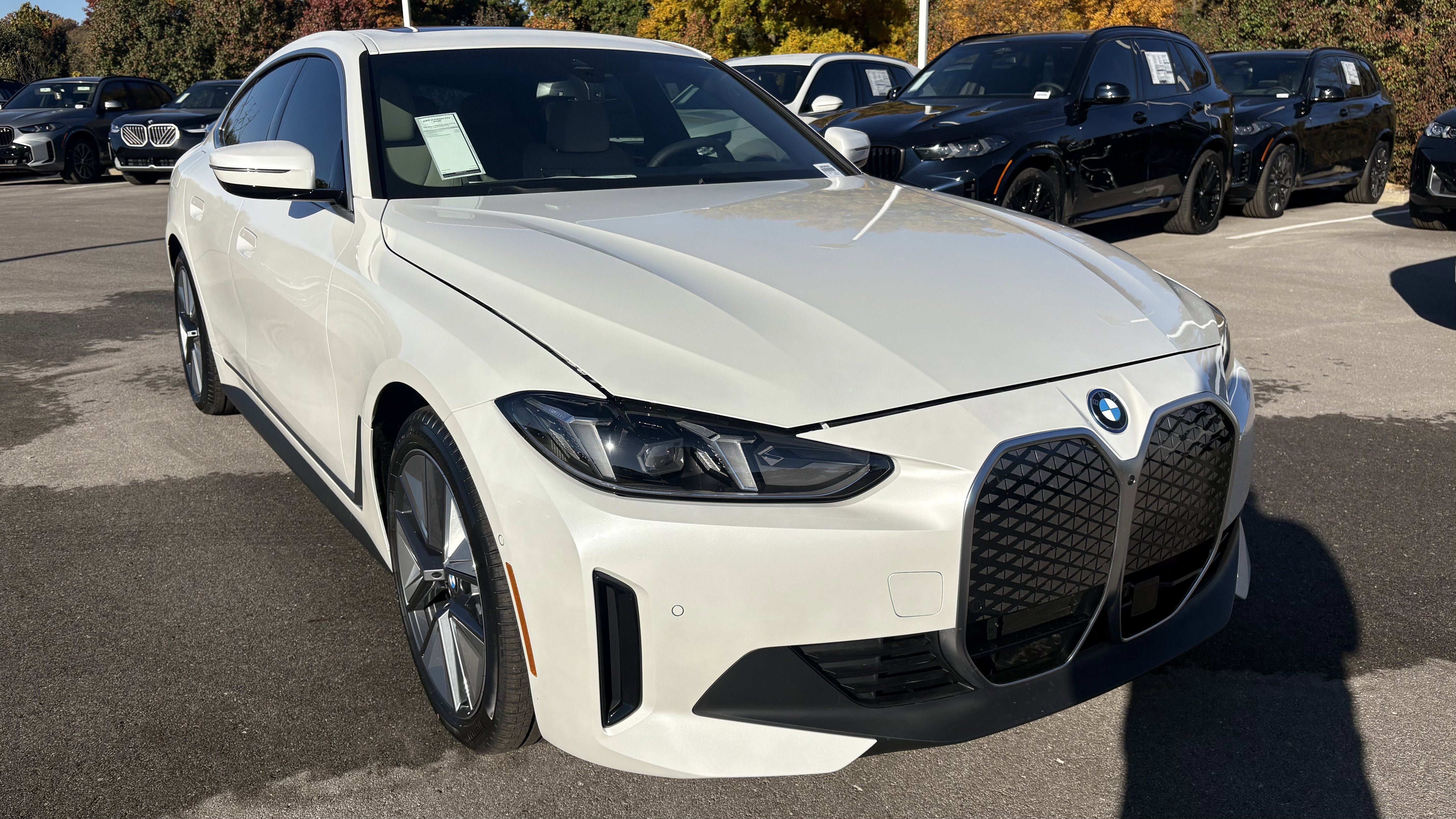 Used 2025 BMW i4 xDrive40i w/ Premium Package AWD/4WD image 2