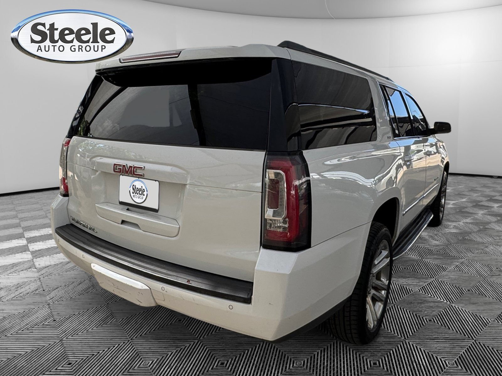 Used 2018 GMC Yukon XL SLT w/ Open Road Package RWD image 5