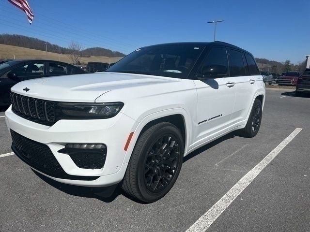 Used 2025 Jeep Grand Cherokee Summit image 32