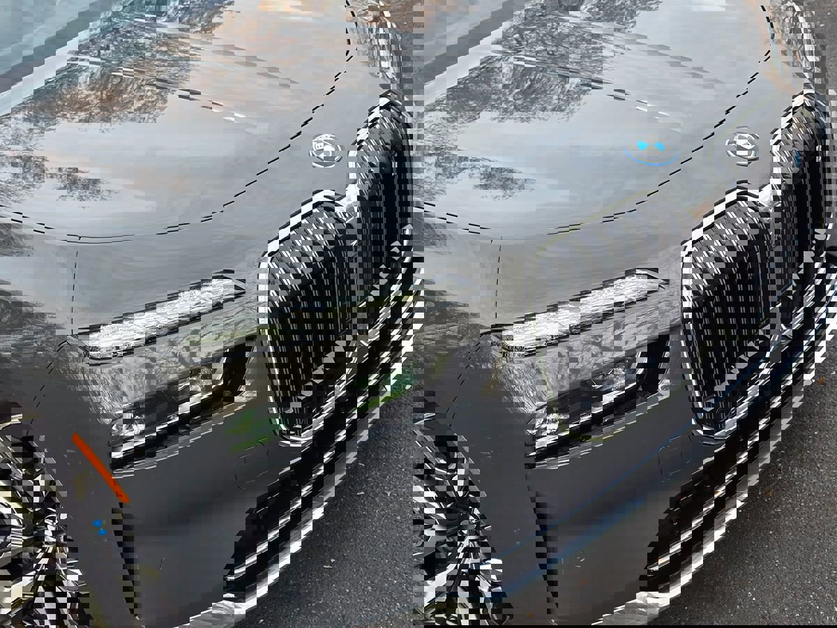 Used 2024 BMW i7 xDrive60 w/ Executive Package image 94