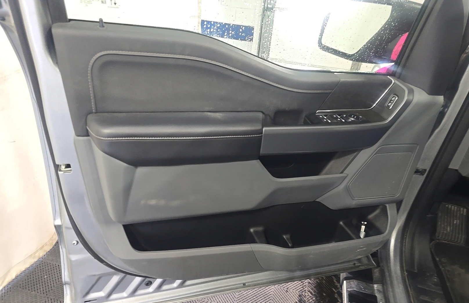 Used 2025 Ford F150 XLT w/ Equipment Group 301A Standard AWD/4WD image 9