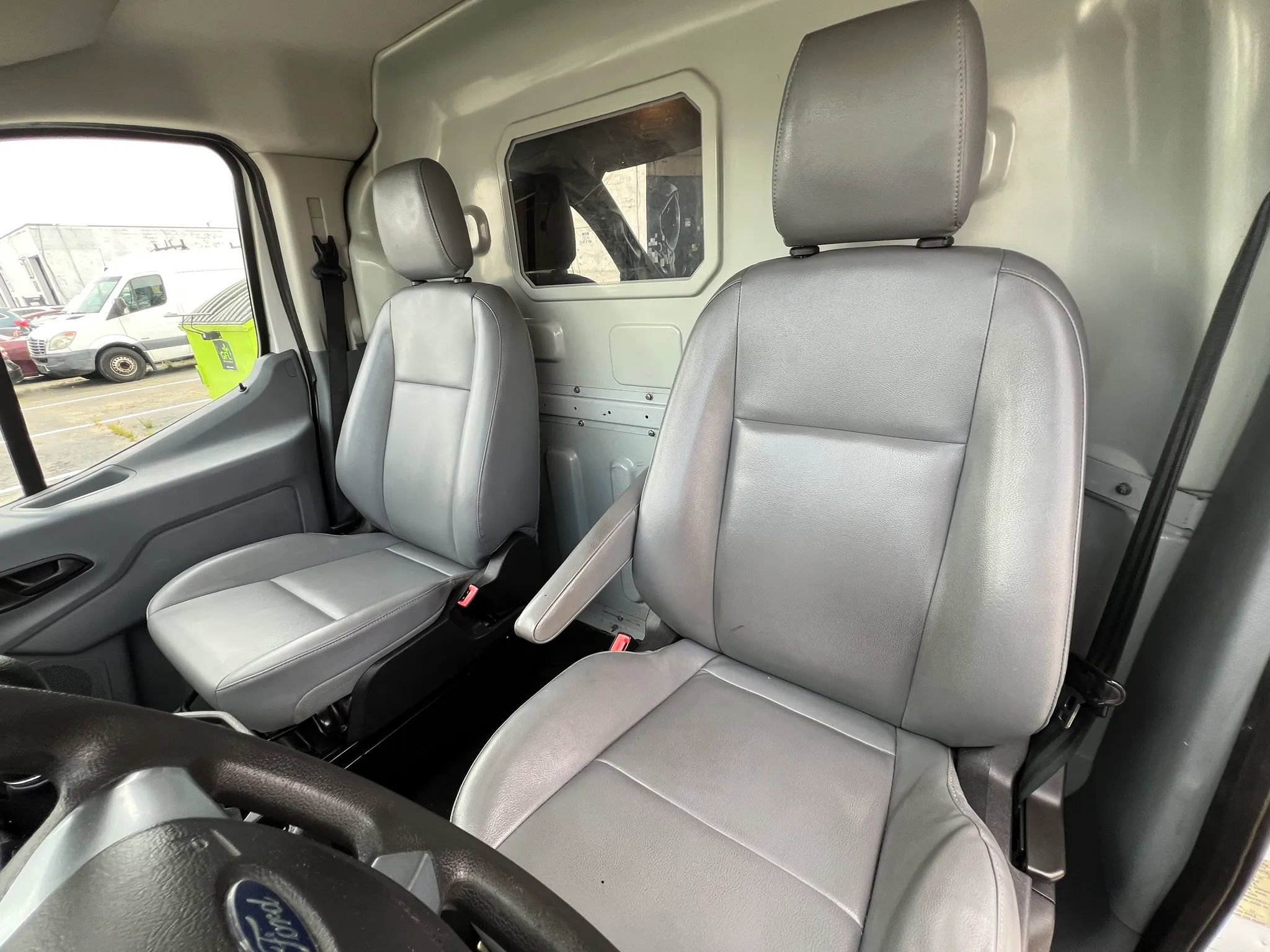 Used 2015 Ford Transit 250 130 Low Roof w/ Exterior Upgrade Package RWD image 7