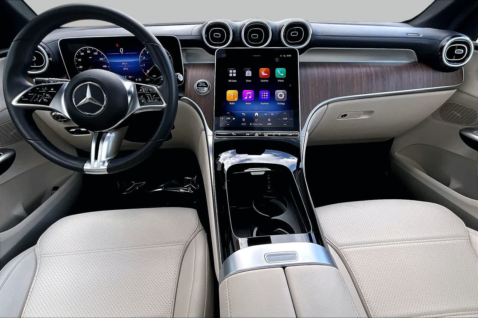 Used 2025 Mercedes-Benz GLC 300 image 14