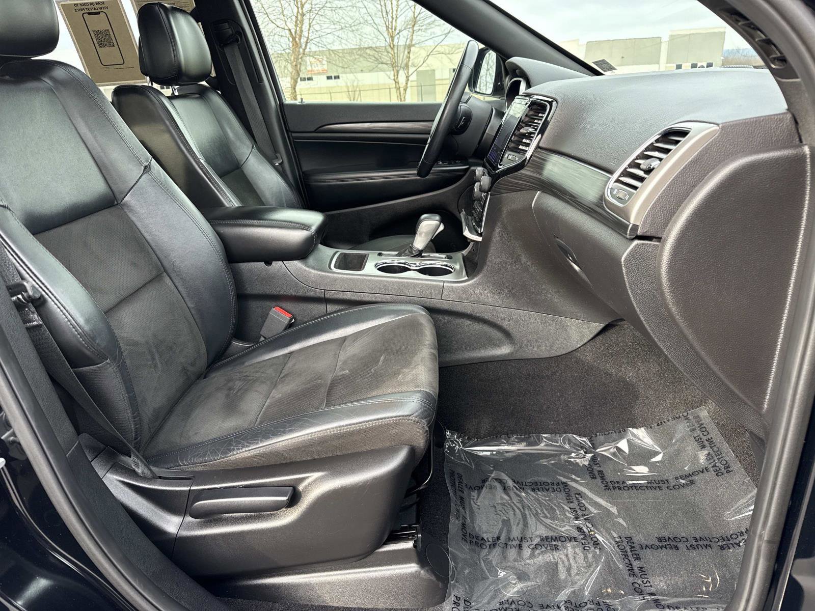 Used 2019 Jeep Grand Cherokee Altitude image 18