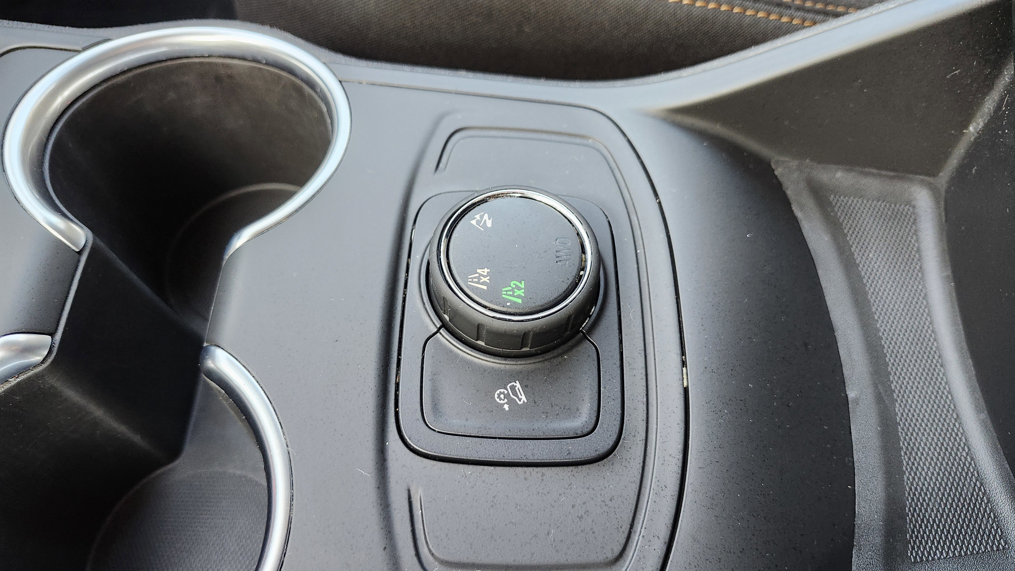 Used 2019 GMC Terrain SLE w/ LPO, Floor Liner Package image 8