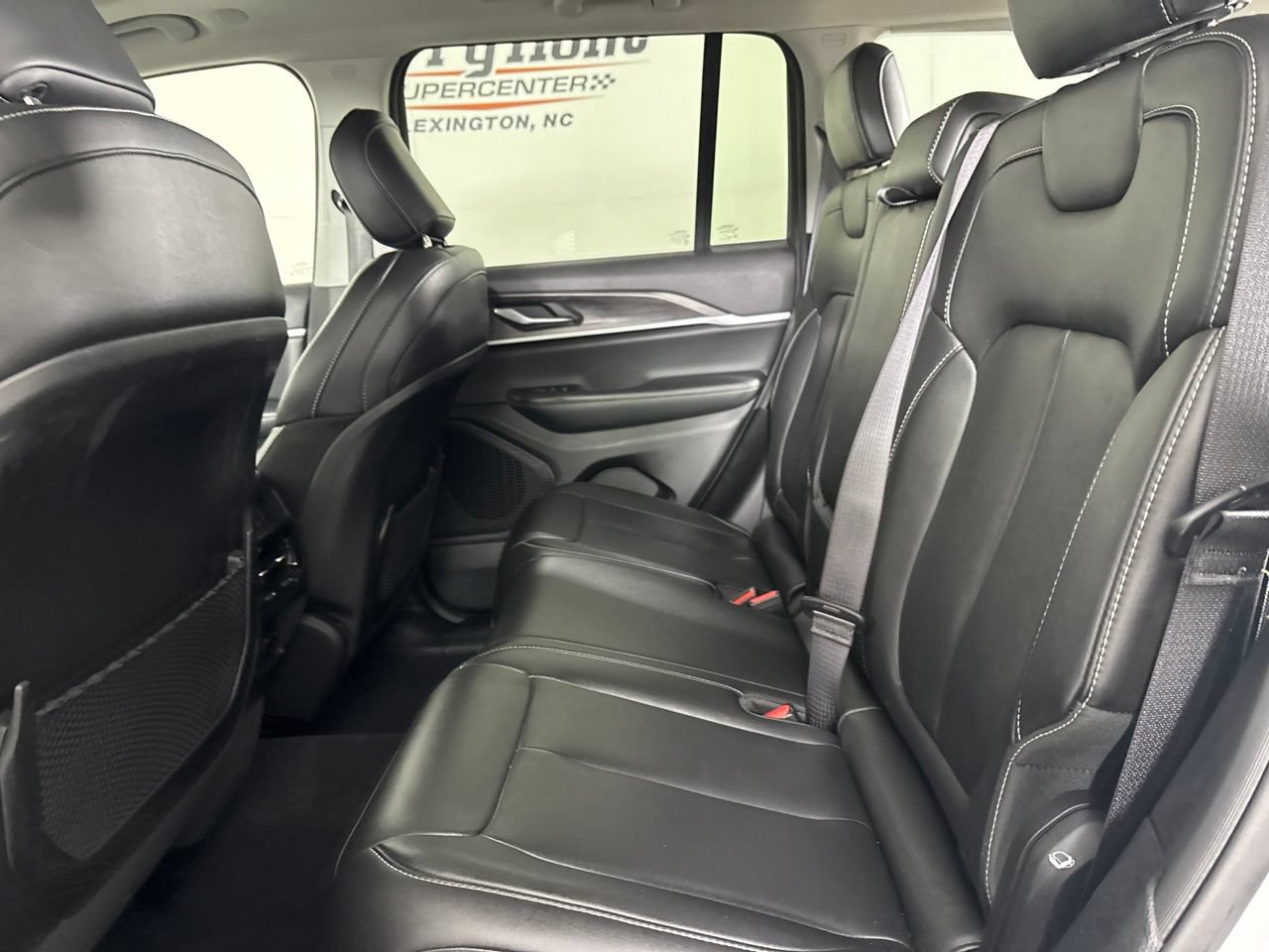Used 2023 Jeep Grand Cherokee Limited AWD/4WD image 25